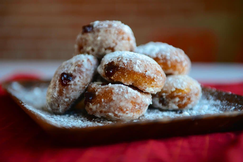 Mayim Bialik's sufganiyot (jam doughnuts)