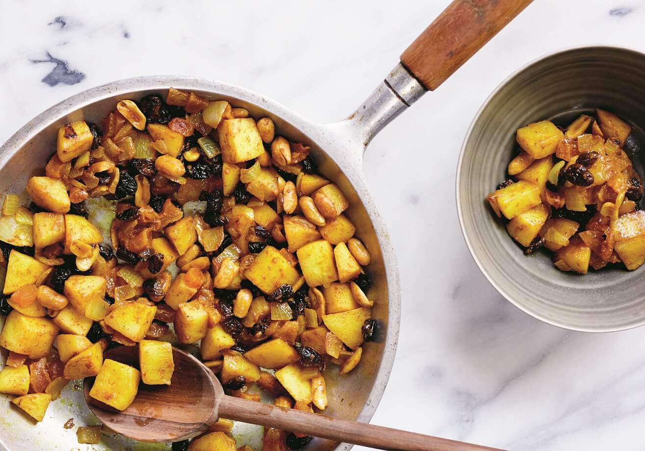 Fruit Curry with Peanuts