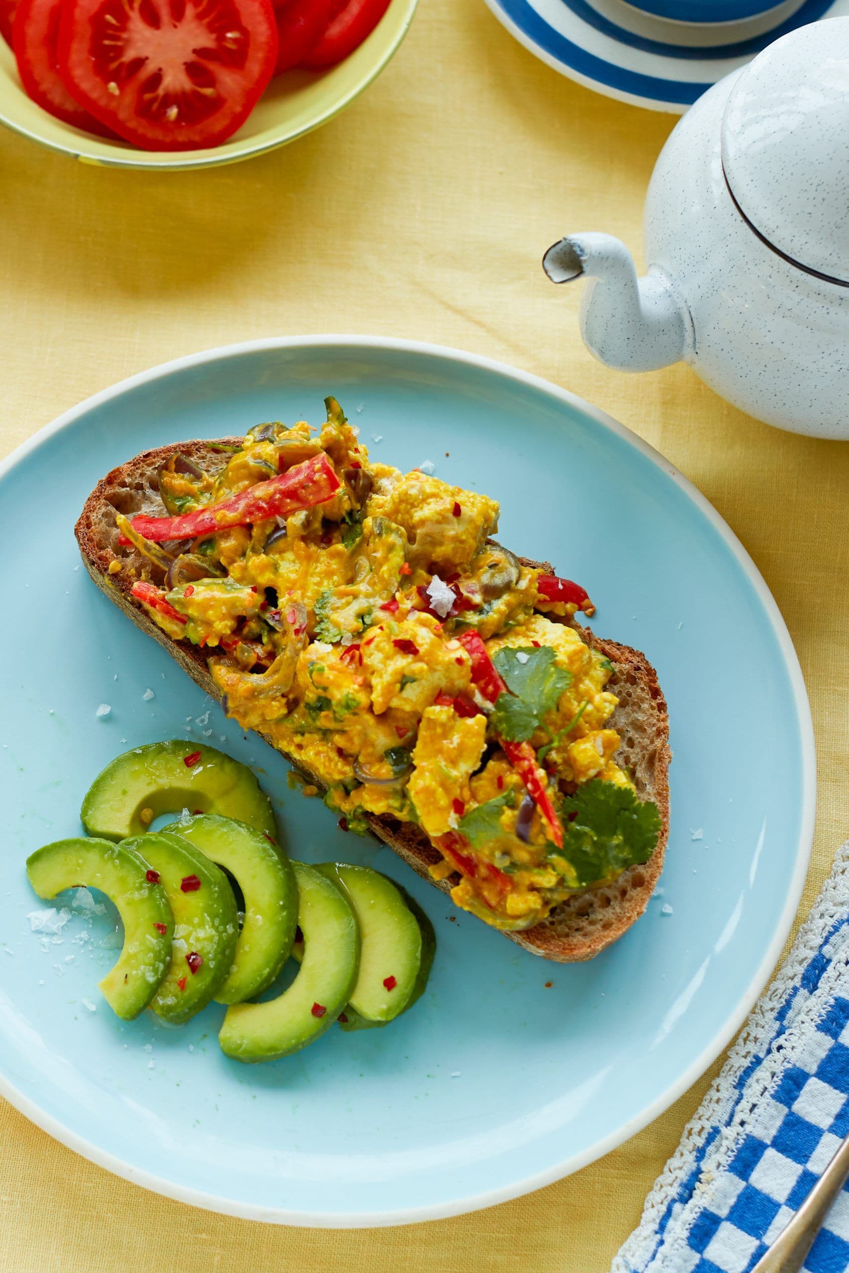 Chilli turmeric tofu scramble