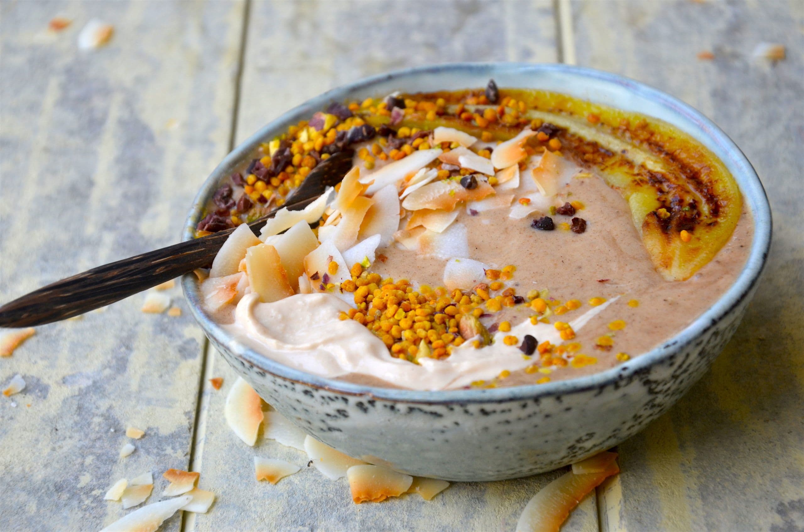 Salted tahini & almond butter smoothie bowl