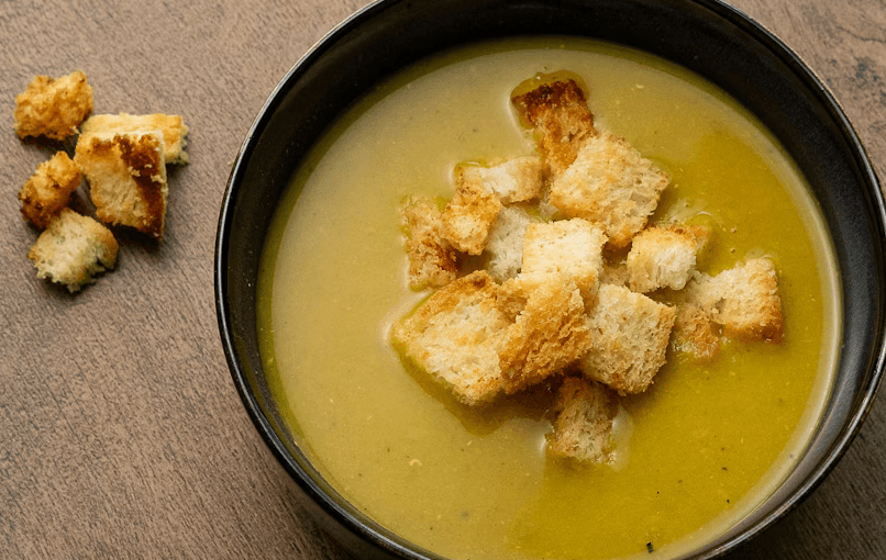 Spicy roasted parsnip soup